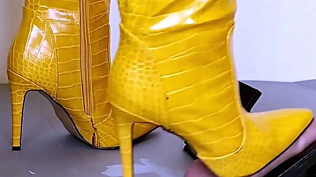 Close up foot fetish on cam