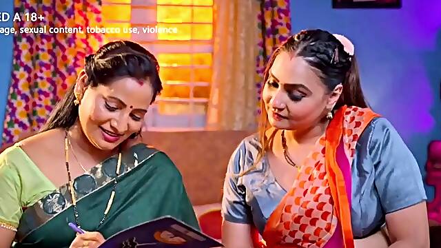 Amateur Latina Milf Masturbates on Cam