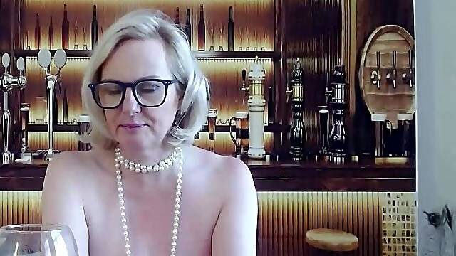 Amateur Blonde With BIG BOOBS Hot Free Cam Show