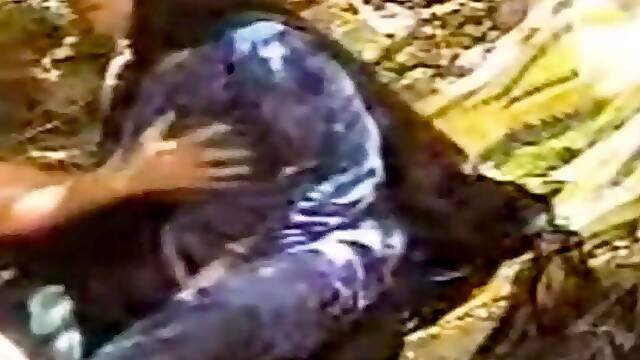Arab Mom fuck infront of the house