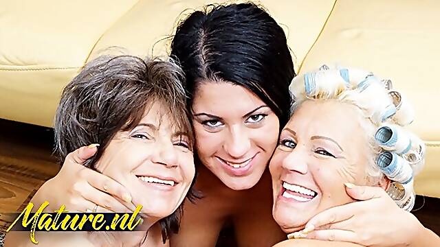 Tireless amateur - close up action - Mature NL