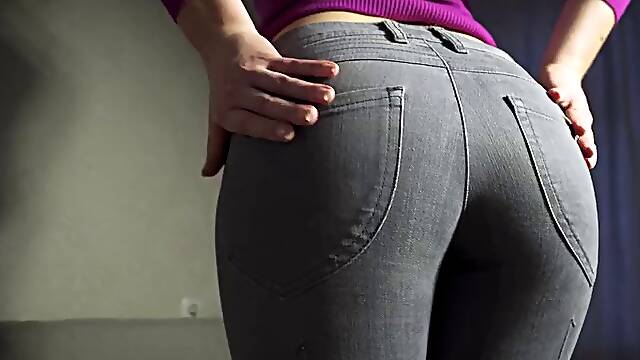 Worship my milf ass in tight jeans