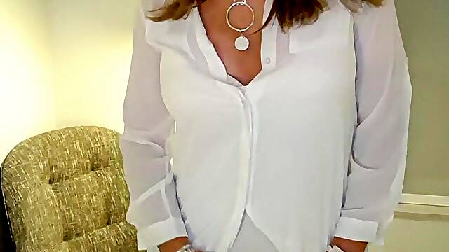 Blond crossdresser plays with herself