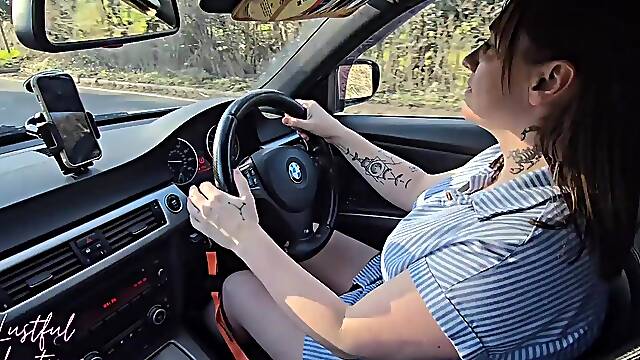 Hairy mature MILF repaid my kindness by swallowing my cum