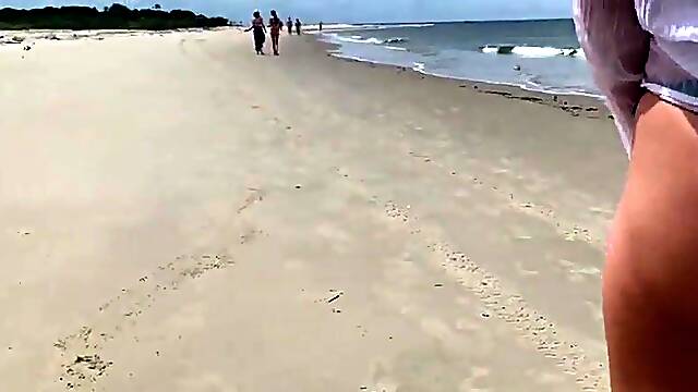 Spunk fountain in front of everybody. This babe refused to stop until I cum.