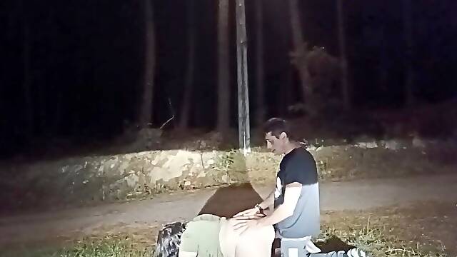 Follando en el parque