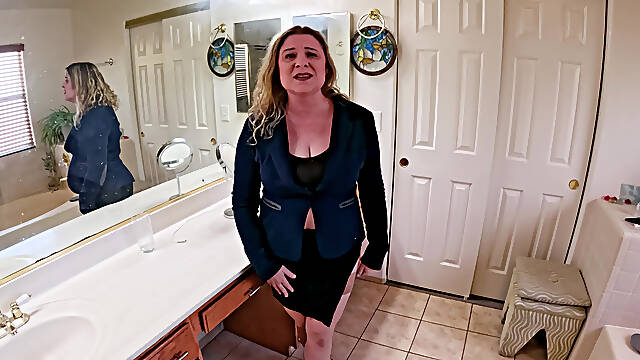 Stepmom cant stop thinking about anal