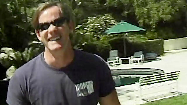 Interracial Sorority Bash: Hei&szlig;e Pool-Action