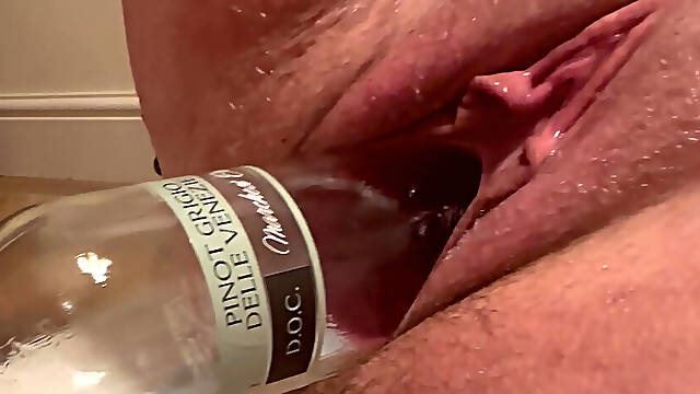 Regina bottle play