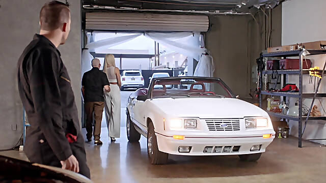 VIXENPLUS Trophy Wife Elisa Bethann Fucks Mechanic