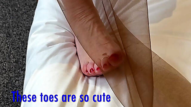 Vgq24 Aunty Sandra Wearing 1940's Stockings