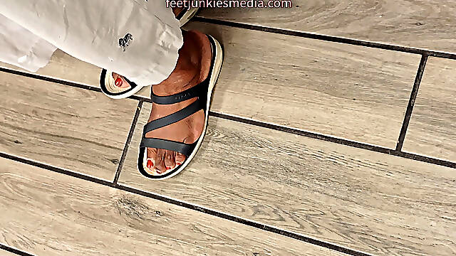 Good Morning Breakfeet and Strawberry Toes